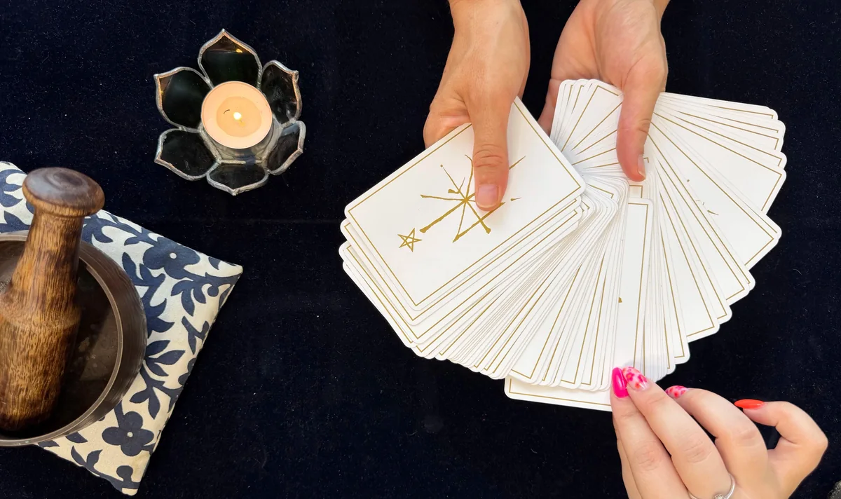 Tirage de cartes pour une consultation de cartomancie